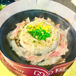 上海美食探秘 鐵板達(dá)人黑椒牛肉飯口味實(shí)測與用戶評價(jià)全解析